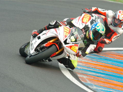 allestimento moto ed assistenza in pista
